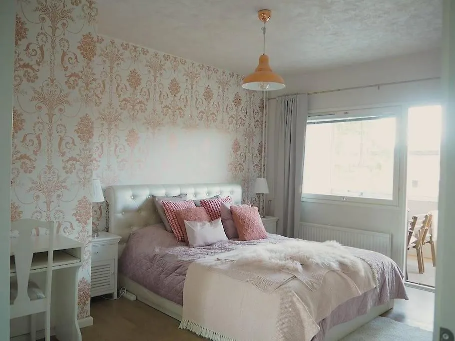 Spacious Apartment With Balcony And Great Location Хельсинки Финляндия