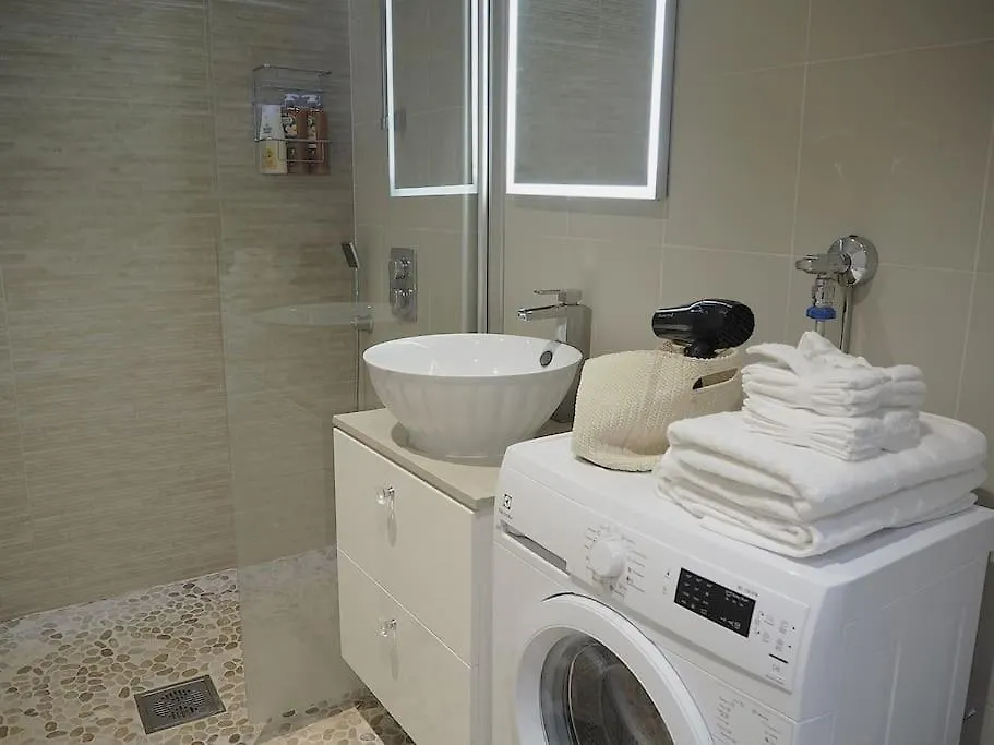 Spacious Apartment With Balcony And Great Location Helsinki 0*,  Finlandia