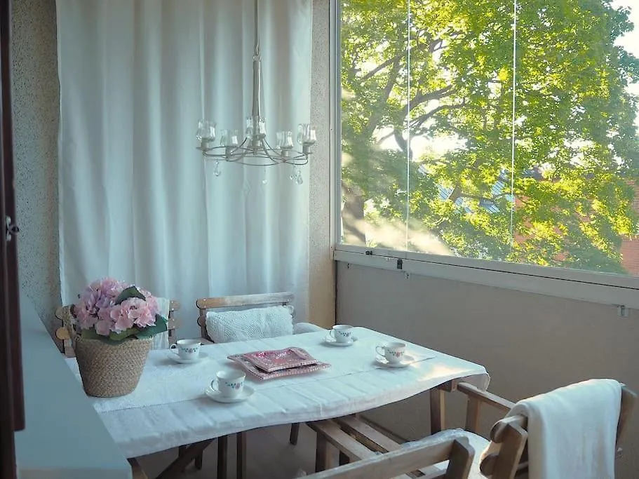 Spacious Apartment With Balcony And Great Location Helsinki